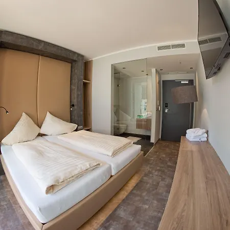 Rocket Velden 3*