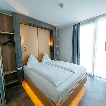 Rocket Velden Hotel 3*