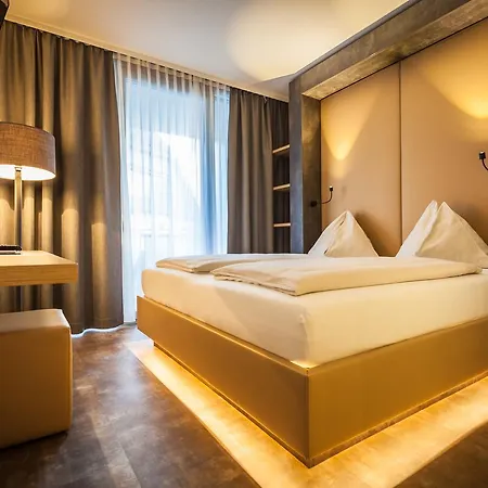 Rocket Velden 3*